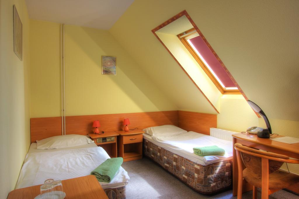 Hotel Margo Cedynia Quarto foto
