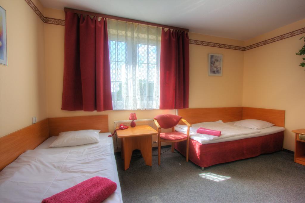 Hotel Margo Cedynia Quarto foto